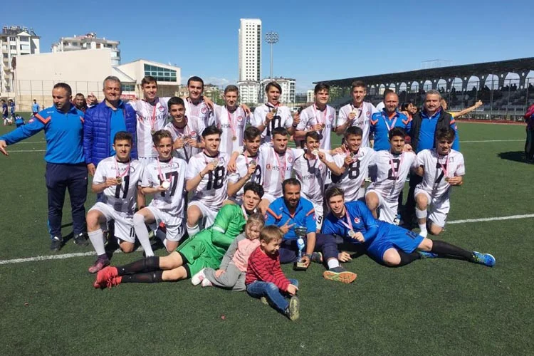 Ve Beykoz tarihinde ilk kez Liseler Arası Futbol Kategorisi’nde bünyesinden