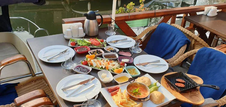 Beykoz'da hafta sonu uygun fiyatlı kahvaltı mekanları 9 locca1 Scu9BMfZVT