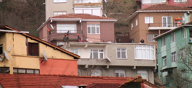 ​Hafta sonunda İstanbul’u etkisi altına şiddetli lodos nedeni ile Beykoz’da