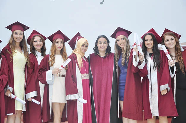 Beykoz Lojistik 2015 mezunlarını coşkuyla uğurladı 6 loji mezun 201 YUEFp1RlMc