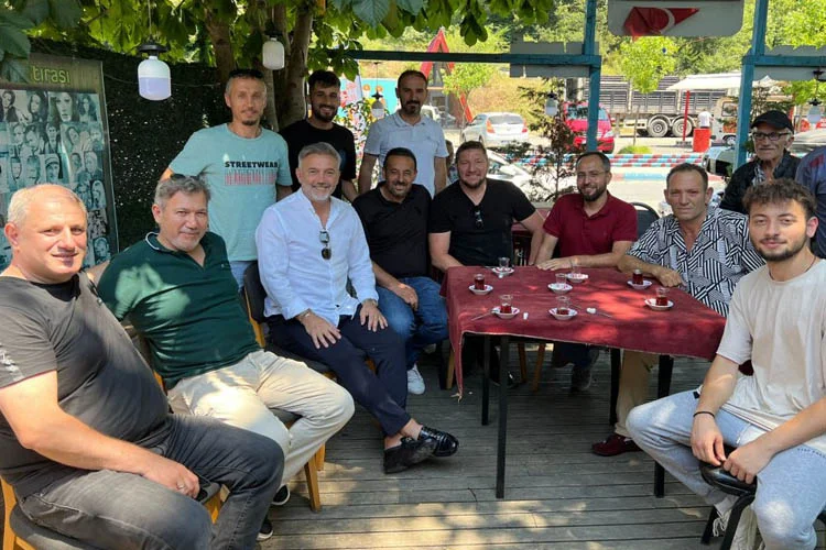 Bombacı lakaplı milli futbolcu Hami Mandıralı, Beykoz'daki küçük Trabzon İshaklı