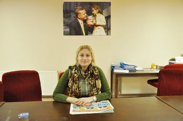 Manolya Demirören… Demirören Şirketler Grubu’nun bir ferdi. Henüz 30 yaşında.