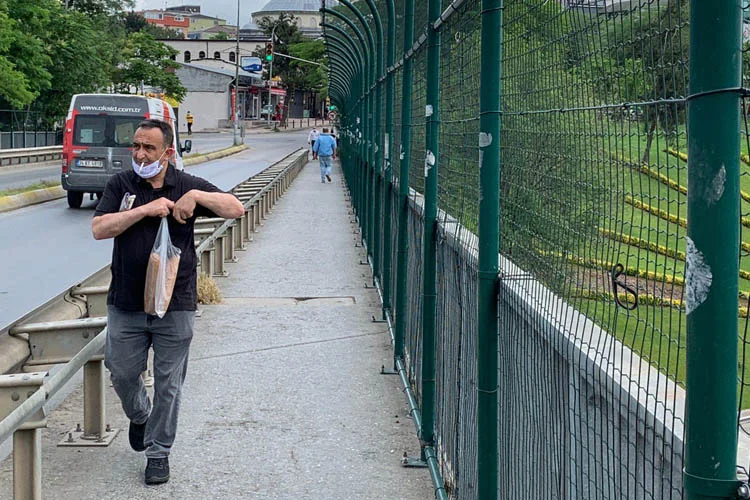 İstanbul Valiliğinin, Bilim Kurulunun tavsiyesi sonrası aldığı maske takma zorunluluğuna