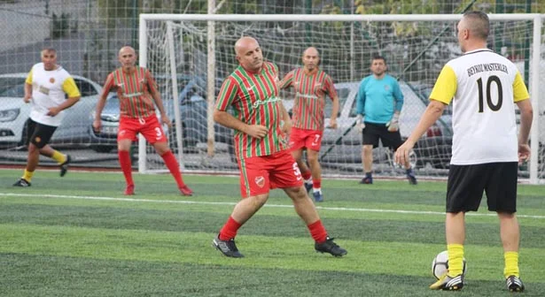 Kelle İbrahim Veteranlar-Masterler Futbol Turnuvasında ikinci haftanın açılış maçında karşı