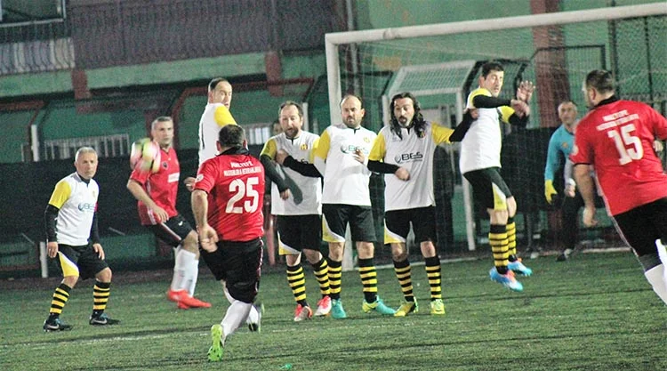 Beykoz Paşabahçe Stadı’nda oldukça soğuk bir havada oynanan mücadele kıran,