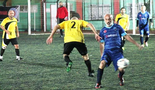 Beykoz Masterler SK Takımı adeta gol kaçırma yarışı yaşadığı karşılaşmada