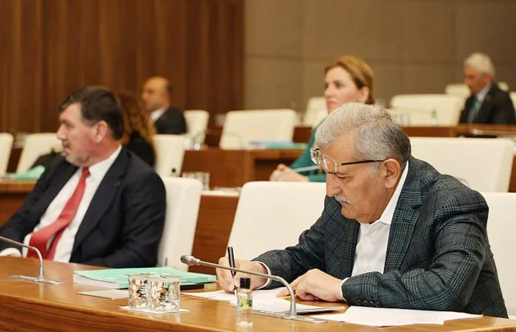 meclis beyk ZEbPSp5mdw