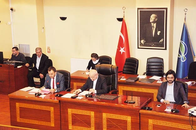 Beykoz Belediye Başkanı Yücel Çelikbilek, CHP'lilerle birlikte tüm Meclis Üyelerine