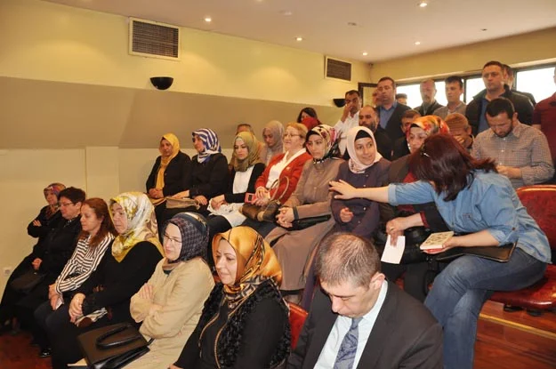 meclis nisan cuma secili 14 YLe6coQqIE