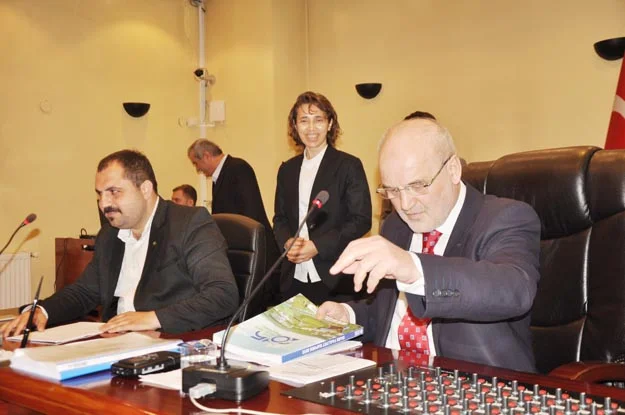 meclis nisan cuma secili 8 u3JuQfhRV2