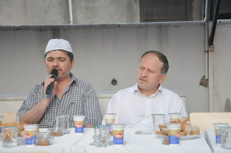 Beşevler mevkiinde 'minare gölgesinde iftar' adı altında hayırsever bir vatandaş