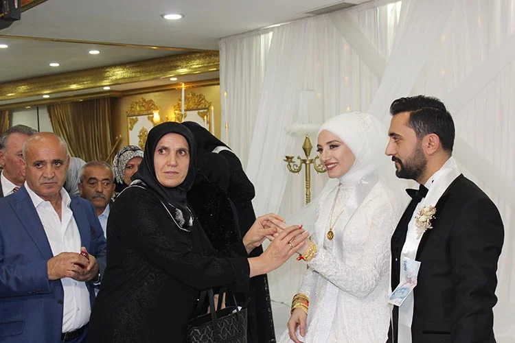 Beykoz Belediye Başkanı nikahı kıymak için şart koştu 7 melike masum 2019 26 1 zv AZKqD