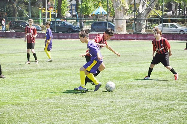 U-13 ligi 43.grup 9.hafta mücadelesinde İstanbul Mesudiyespor, Ortaçeşme Stadı’nda konuk