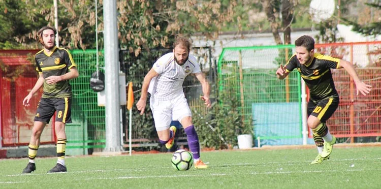 İstanbul SAL G Grubunun Lideri olan İstanbul Mesudiyespor, Paşabahçe Stadı'nda