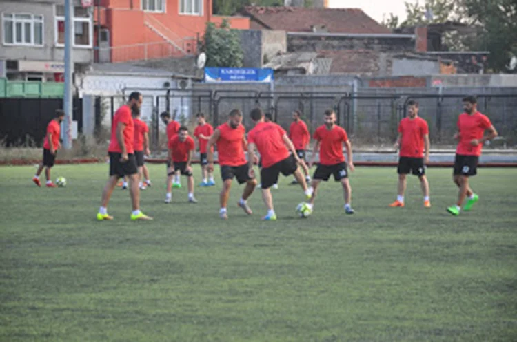 İstanbul Mesudiyespor deplasmanda oynadığı hazırlık maçında Esenyurtspor'u 5-3 yenerek hazırlık