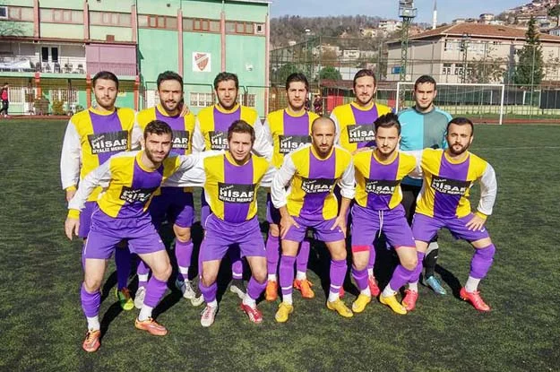 Mesudiyespor Paşabahçe Stadı’nda ağırladığı, 3. sıradaki İdealtepespor’u kaptan Dinçer’in 88.dakikada