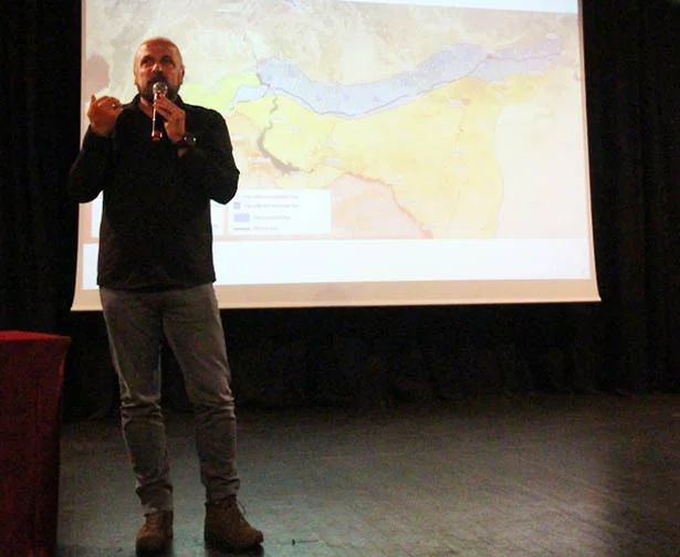 Mete Yarar Beykoz'da güvenli bölgeyi anlattı 1 meteyararbeykozdagunvenlibolgeyianlatti 1 g 7tcliPty