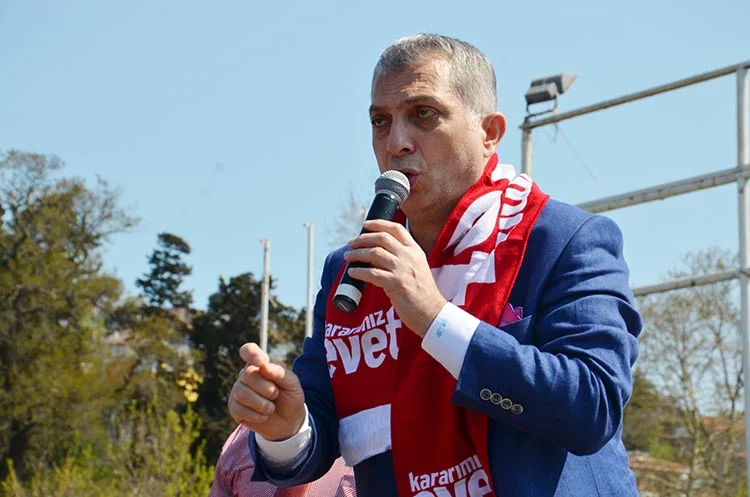 AK Parti'nin önemli isimlerinden İstanbul Milletvekili Metin Külünk, Beykoz Çayırındaki