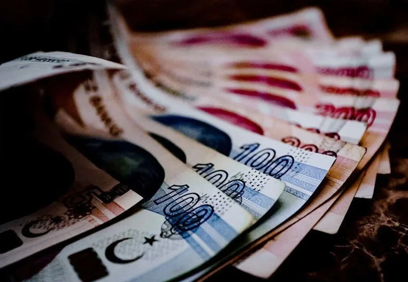 Günlük finansal yaşamda beklenmedik harcamaların karşılanması için kullanılan yöntemlerden biri,