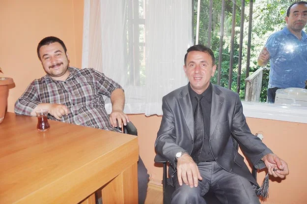 Bayramın 2. günü İl Başkanlığı'nda bayramlaşan MHP'liler ilçe bayramlaşmasını 3.