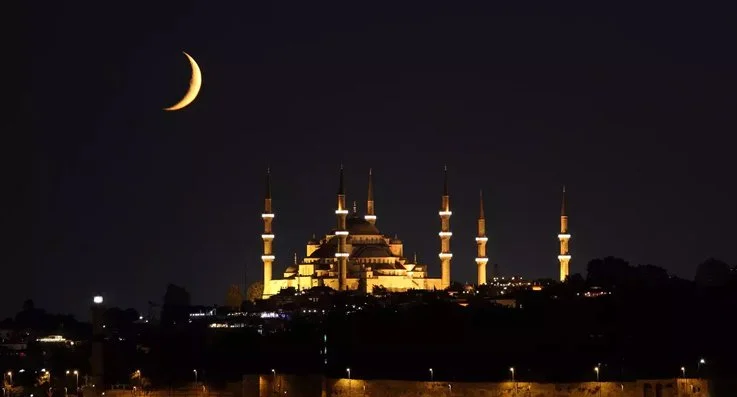 İslam'a göre Hz. Muhammed'in ilahi huzur yükseldiği gece ve Recep