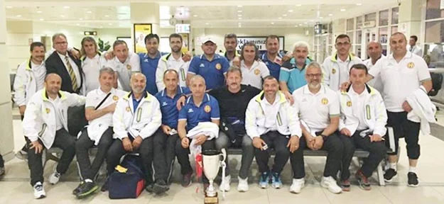 Antalya’da Centilmenlik ve Grup Şampiyonluk Kupasını da alan Beykoz ekibi