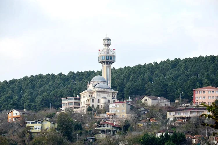 Beykoz'un bazı camilerinde 10. yıl marşı çalındı şeklindeki söylemelere Beykoz