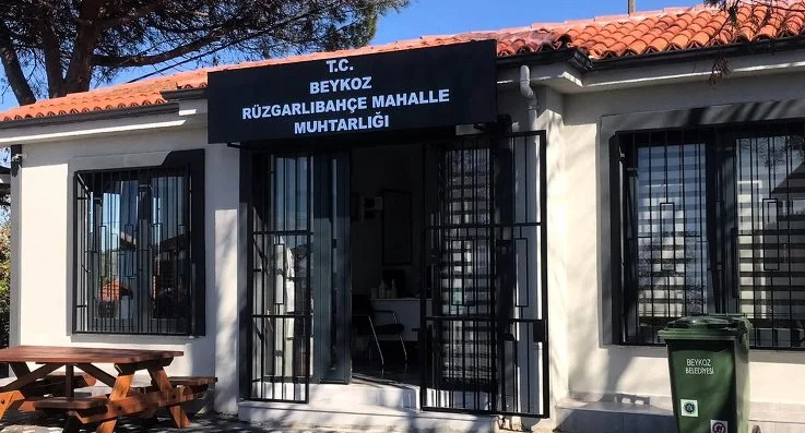 Beykoz Belediyesi'nin başlattığı çalışmayla ilçedeki muhtarlık binaları yenilenirken, bir çoğunda