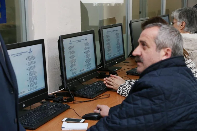 Beykoz’daki muhtarlarla her alanda destek veren Beykoz Belediyesi ilçedeki muhtarlara