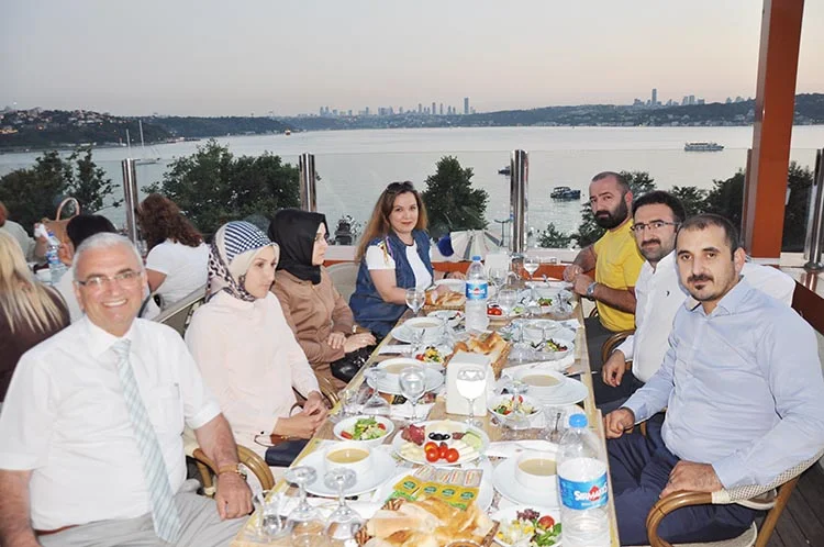 Beykoz Muhtarlar Derneği, kurulduğu günden bugüne gelen ilk Ramazan'daki ilk