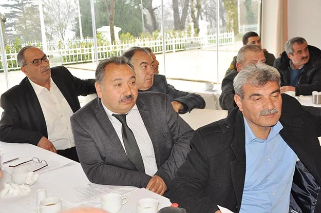 Beykoz Muhtarlar Derneği, İBB Sosyal Tesisleri'nde gerçekleştirilen sabah kahvaltısında üyeleriyle