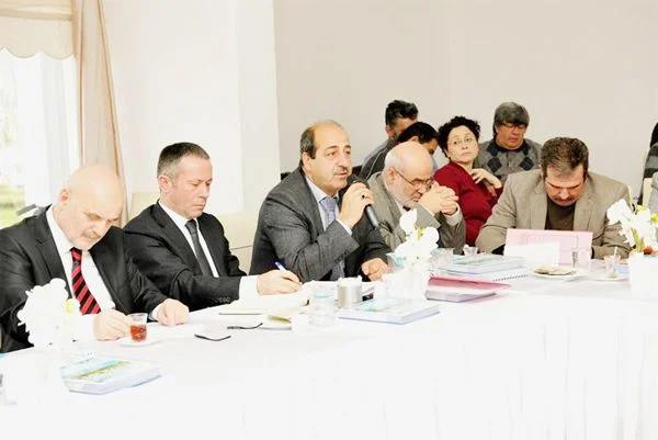 2013 yılının ilk aylık olağan muhtarlar toplantısında bir araya gelen