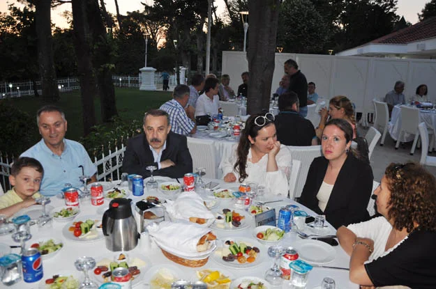 Beykoz'un Muhtarları iftar yaptı 3 muhtarlar iftar secili db 7 Im9KVIljAe