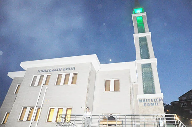 Beykoz Çubuklu Mahallesi'ndeki Kiremitdere sakinleri, kendi aralarında para toplayıp iftar