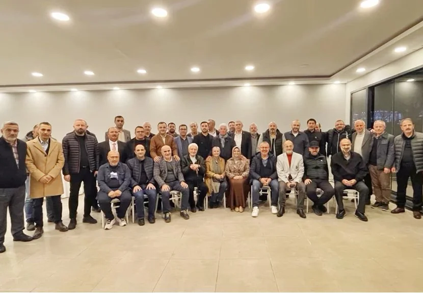 AK Parti eski İlçe Başkanlarından Mustafa Gürkan, aralarında eski ilçe