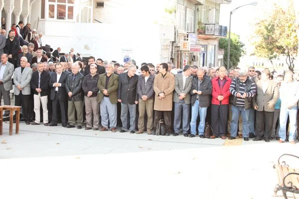 Önceki gün Beykoz Sultaniye parkı önünde, 20 yaşında bir gencin