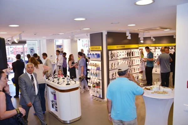 Turnacıoğlu Kavacık Plazası yoğun bir katılımla açıldı… Beykoz’un iletişim markalarından