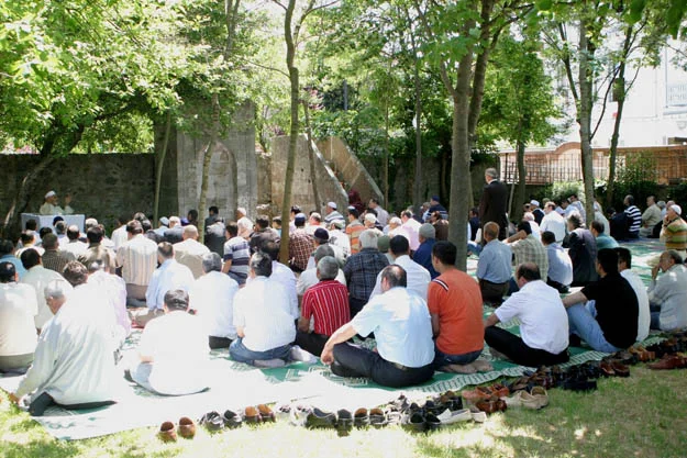 Türklerin ilk yerleşim yerlerinden biri olan Anadoluhisarı’ndaki tarihi namazgâh 29