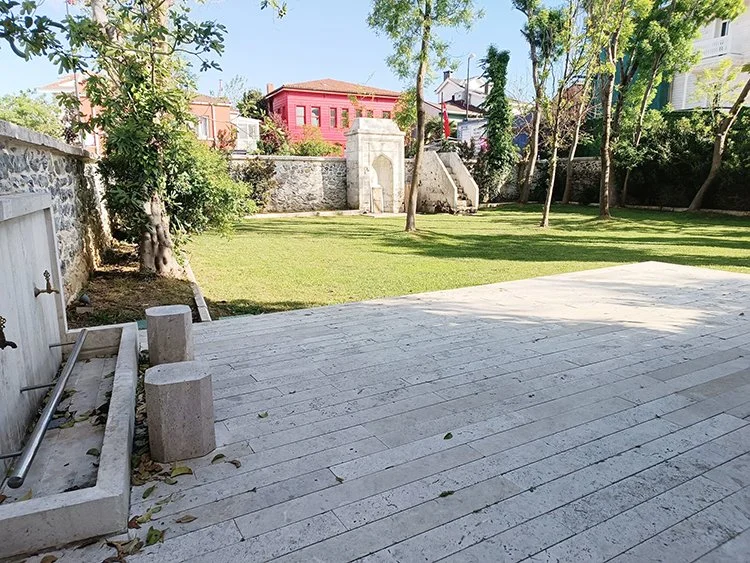 Anadoluhisarı tarihi namazgâhında sürdürülen Cuma Namazı geleneği yeniden başlıyor.