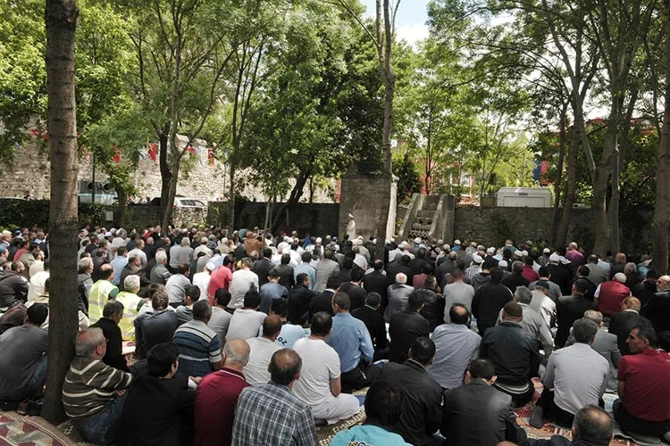 Beykoz Anadoluhisarı’ndaki Tarihi Toplarönü Namazgâhı Ramazan arifesinde ibadete açılıyor.