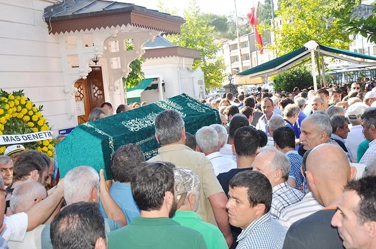 Son günlerde tanınmış simalarının ebediyete intikal etmesiyle sarsılan CHP Beykoz