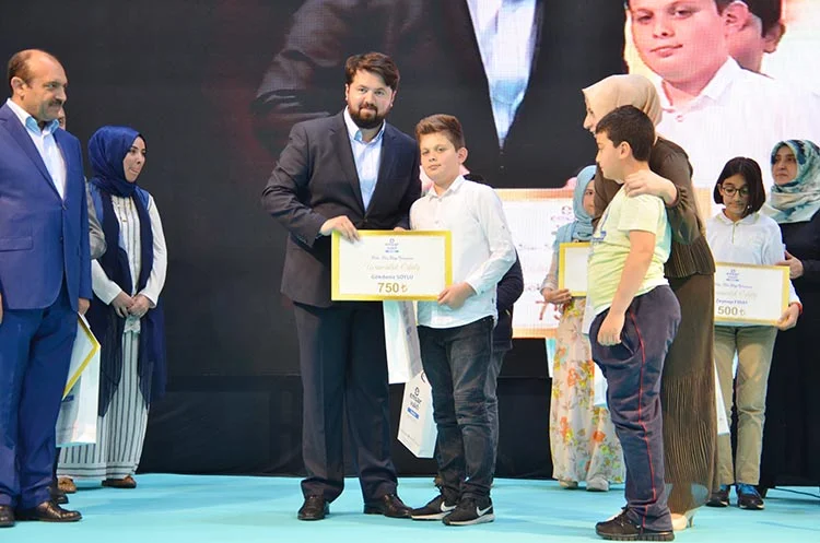 Ensar Vakfı Beykoz Şubesi tarafından düzenlenen "Nebe-Nas Bilgi Yarışması" ödül
