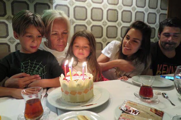 Ünlü Blogger anne Beykoz’da kimin kızı dersiniz? 5 nihan kayalioglu 9 UbG2P pUNM