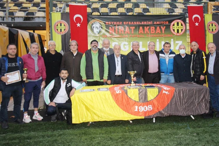 Toplam 6 takımın katılımı ile oynanan Beykoz Nihat Akbay Masterler-Veteranlar