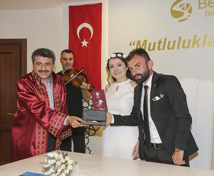 Beykoz’da nikâh günlerini 08. 08. 2018 tarihiyle unutulmaz kılmak isteyen