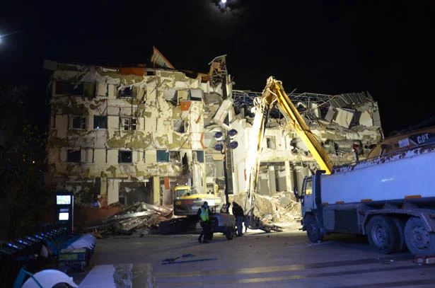 Beykoz Necmettin Erbakan Kültür Merkezi yıkıldı 4 obinayikilaca JhRi 3iQn1