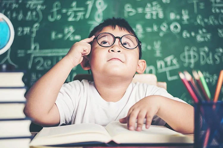 Eğitim hayatında her öğrencinin her derste büyük bir başarı sergilemesini