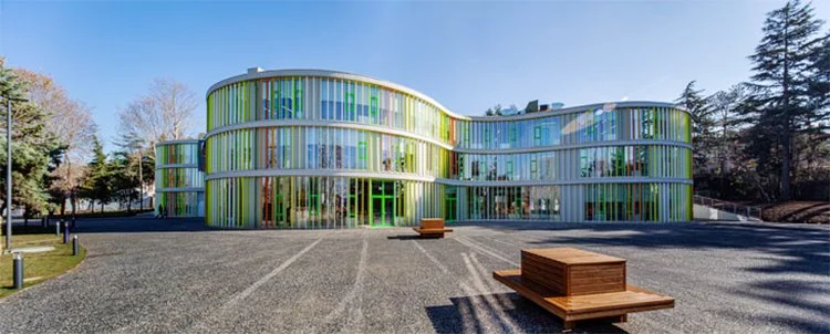 Silivri merkezli 6.2 şiddetindeki depremin ardından geceyi sokakta geçirmek isteyen