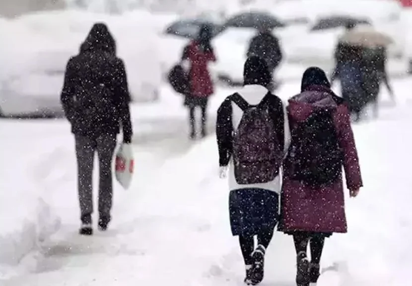 Meteoroloji Genel Müdürlüğü'nün uyarılarının ardından yurdun birçok noktasında etkisini gösteren