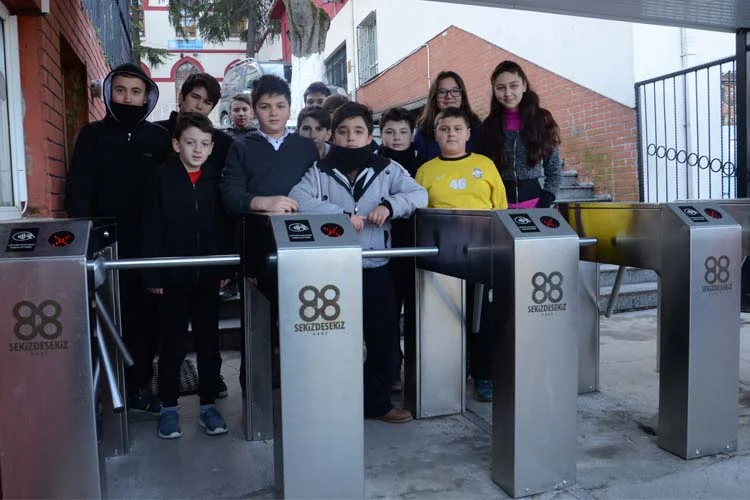 Tüm Türkiye'de yapılan güvenlik çalışmalarının ardından Beykoz'daki okullarda güvenlik tedbirlerini